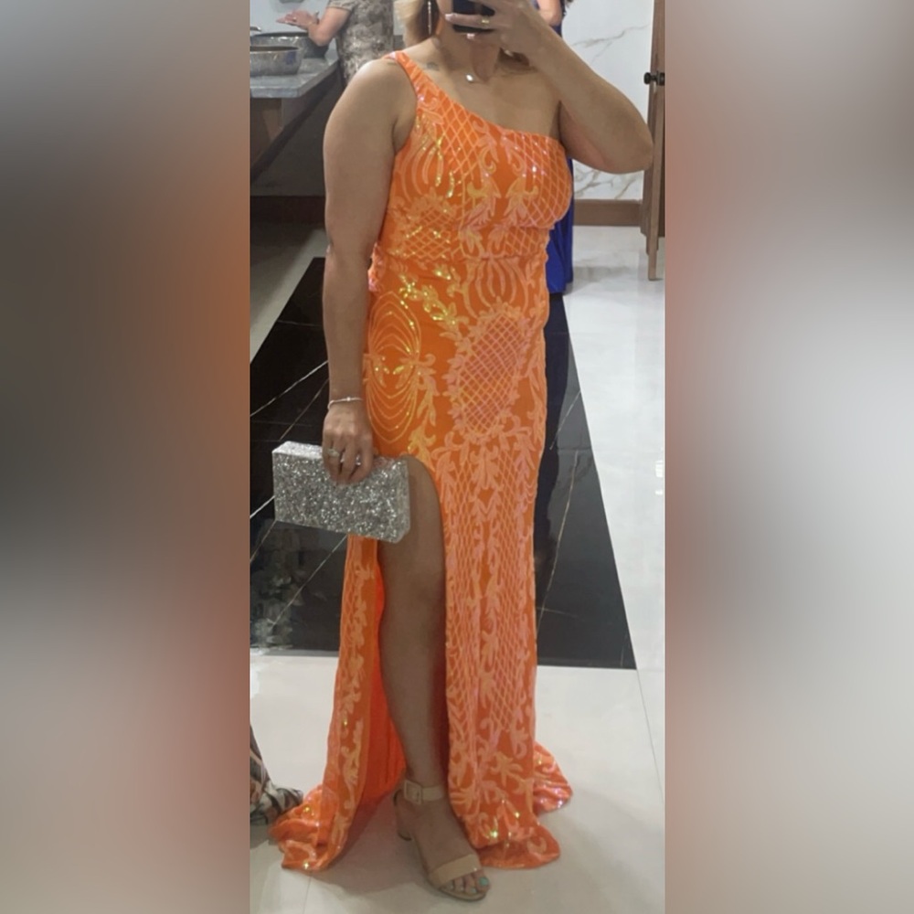 Elegant Orange One-Shoulder Dress